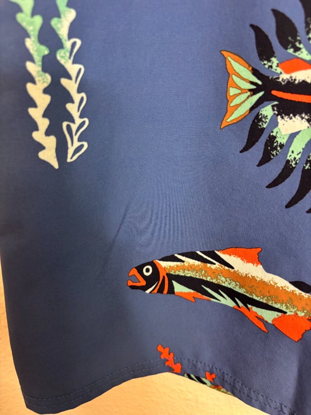 Roark Men's 33 Passage Board Shorts Bait & Switch Swim Trunks Dark Blue Fish - Picture 6 of 10